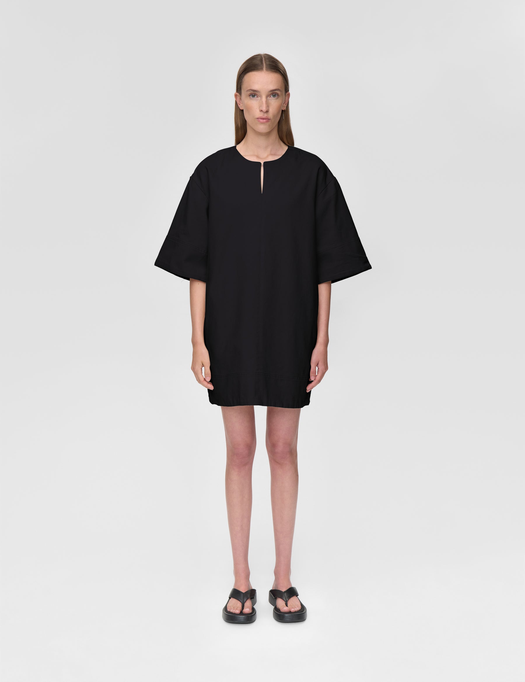 239784579-999Black-Extra1.jpg
