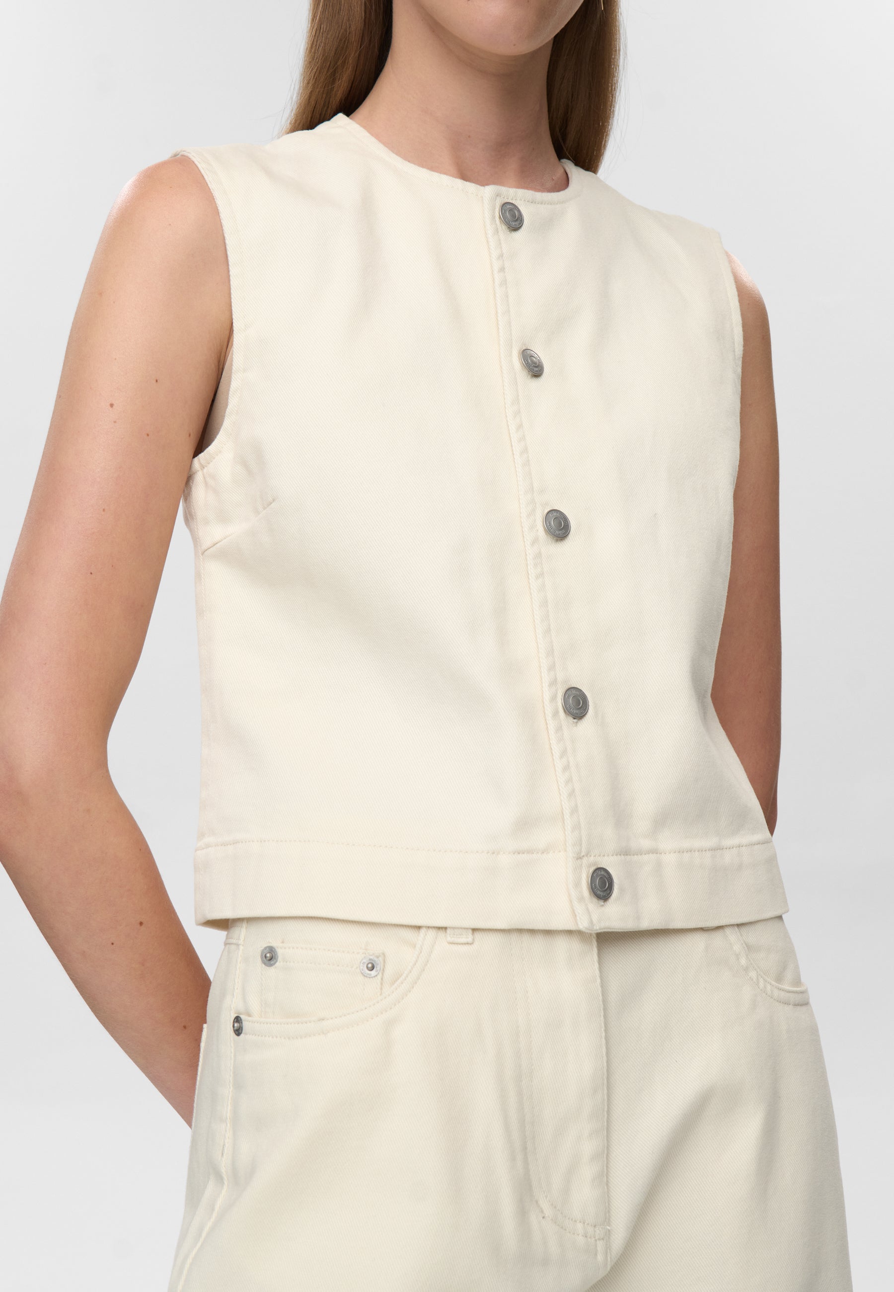 alessia vest
