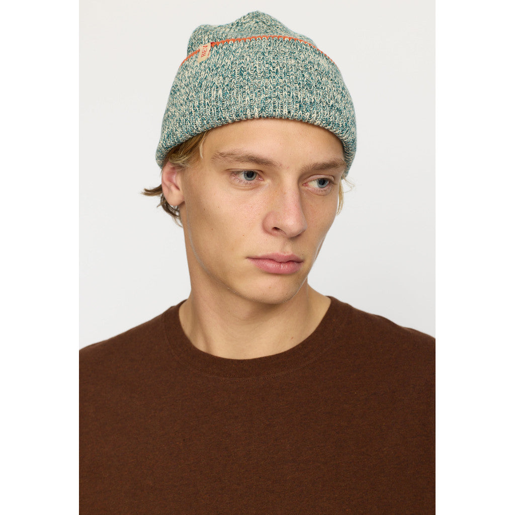9327 big fold up beanie