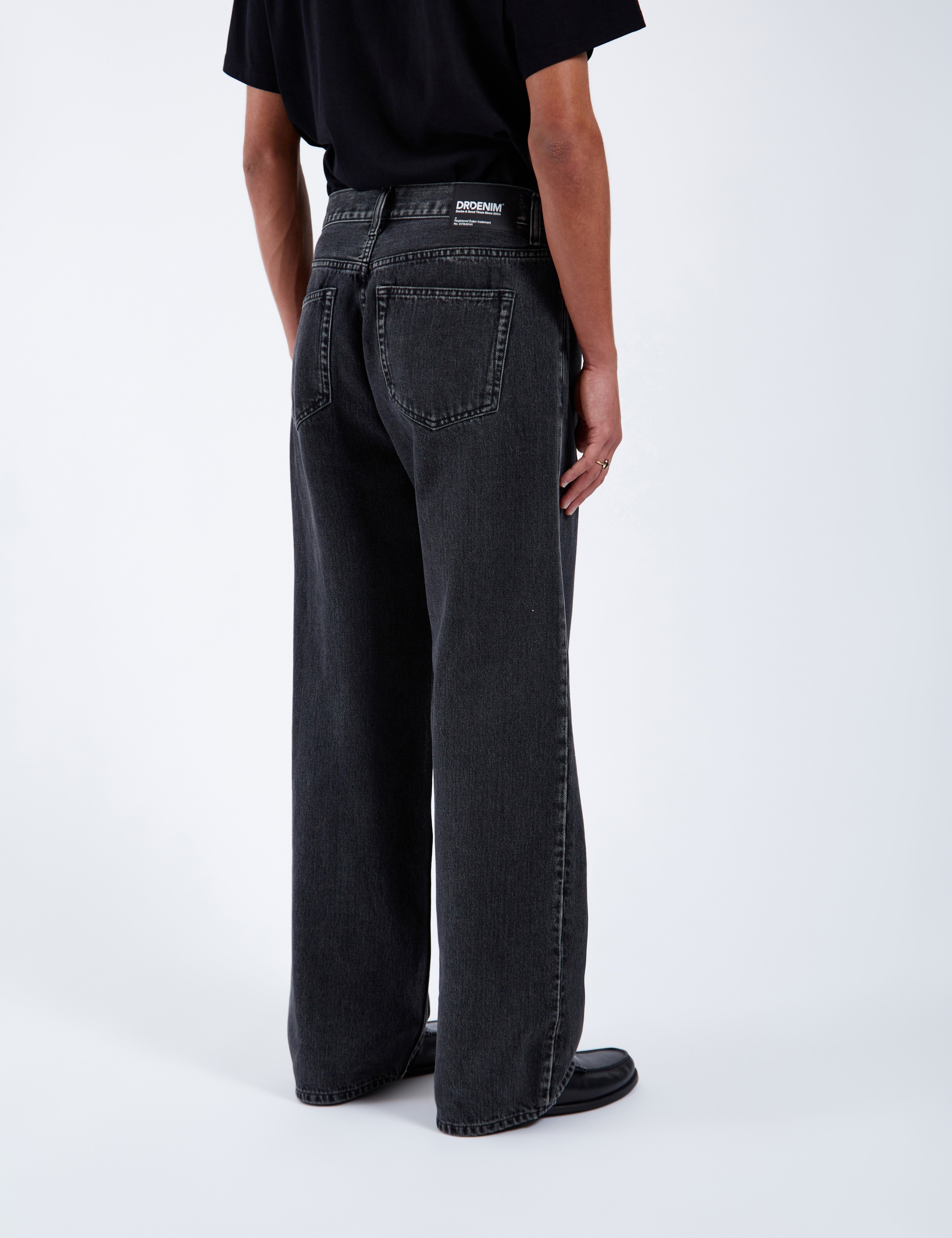 DrDenim_FW25_Product_Pictures_Cormac_Aged_Black_5126.jpg
