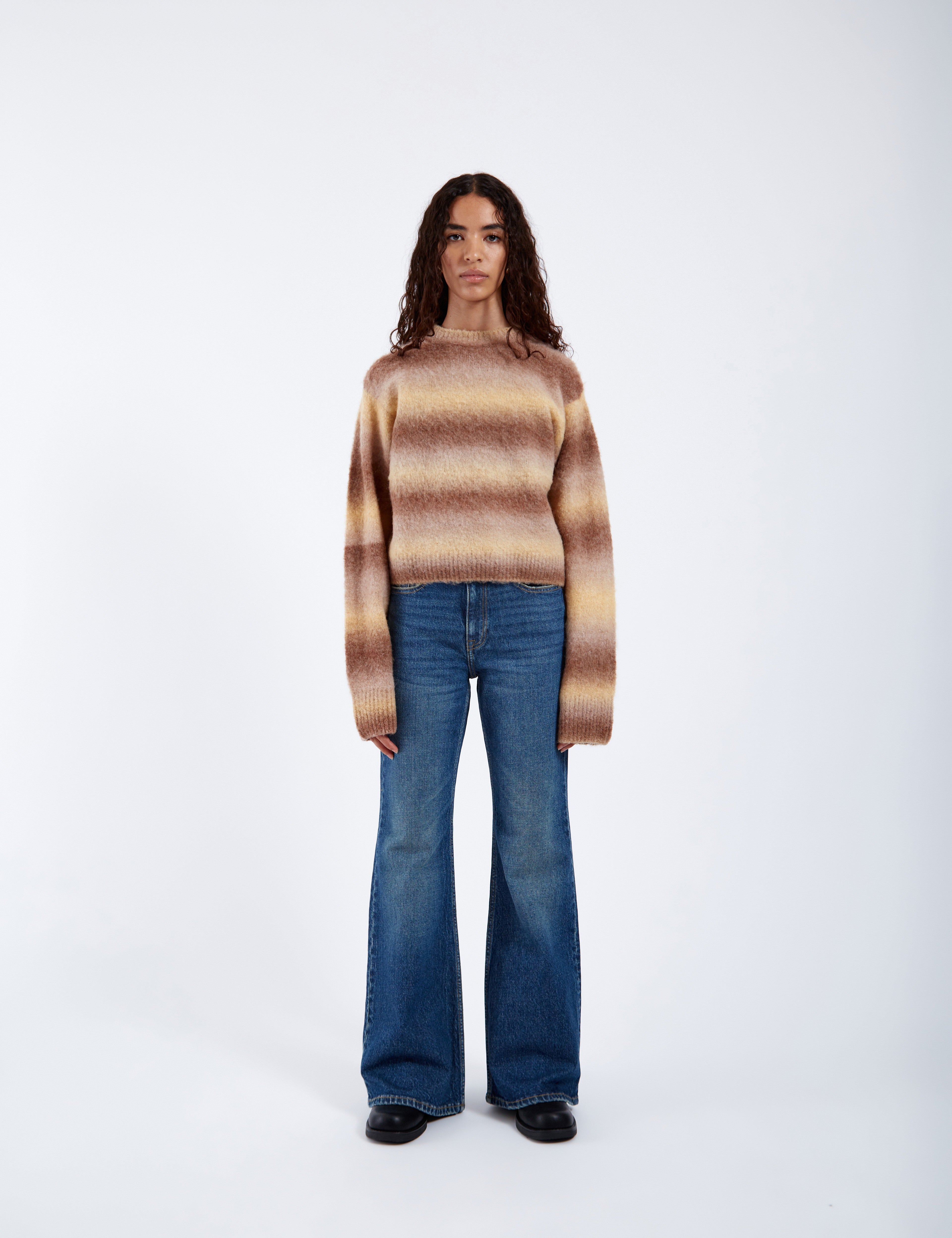 DrDenim_FW25_Product_Pictures_Moira_Sweater_Fade_Yellow_1802.jpg