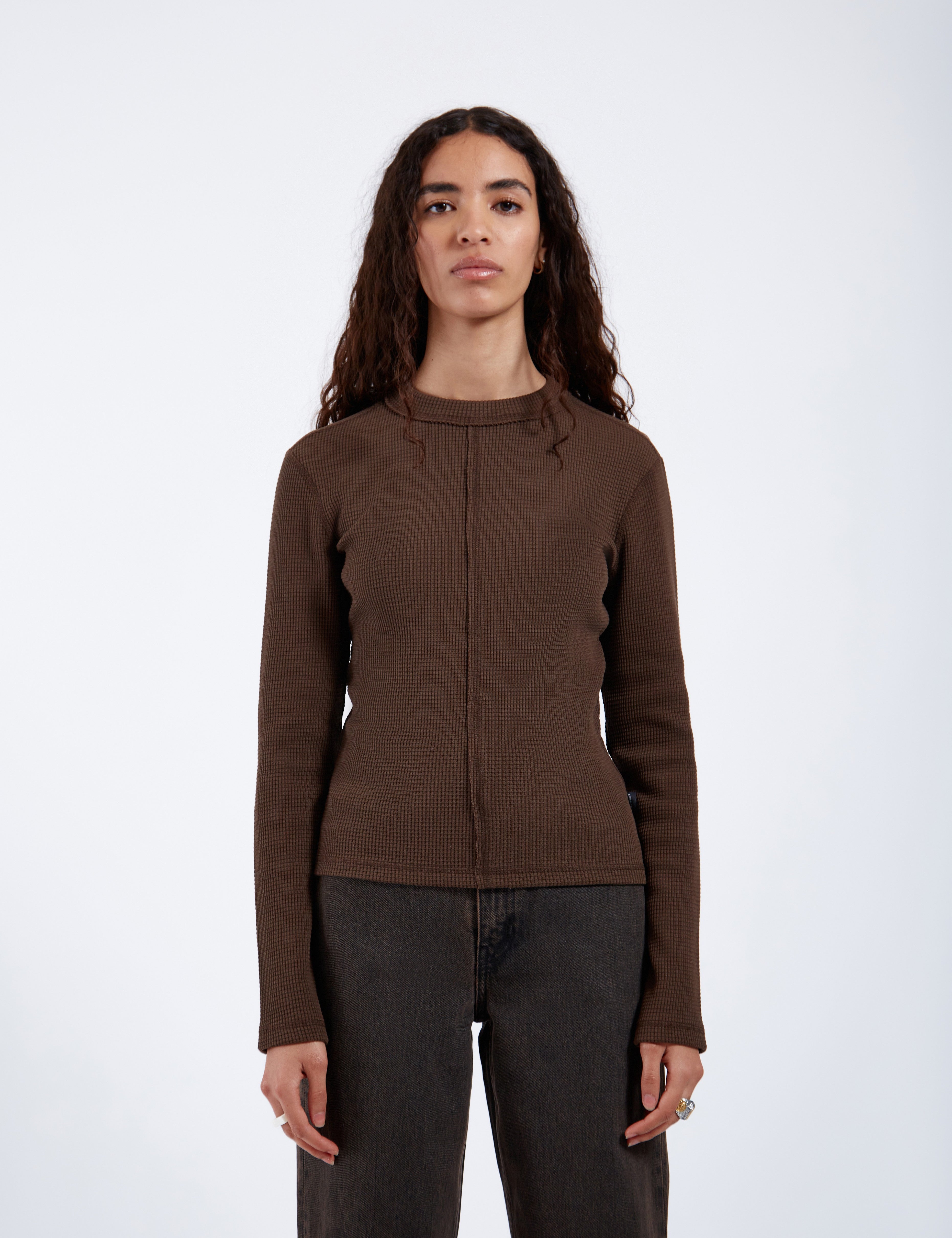 DrDenim_FW25_Product_Pictures_Stella_Waffle_Top_Chocolate_3023.jpg