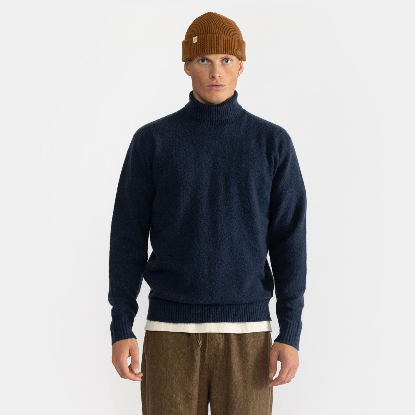 6536 high-neck sweater