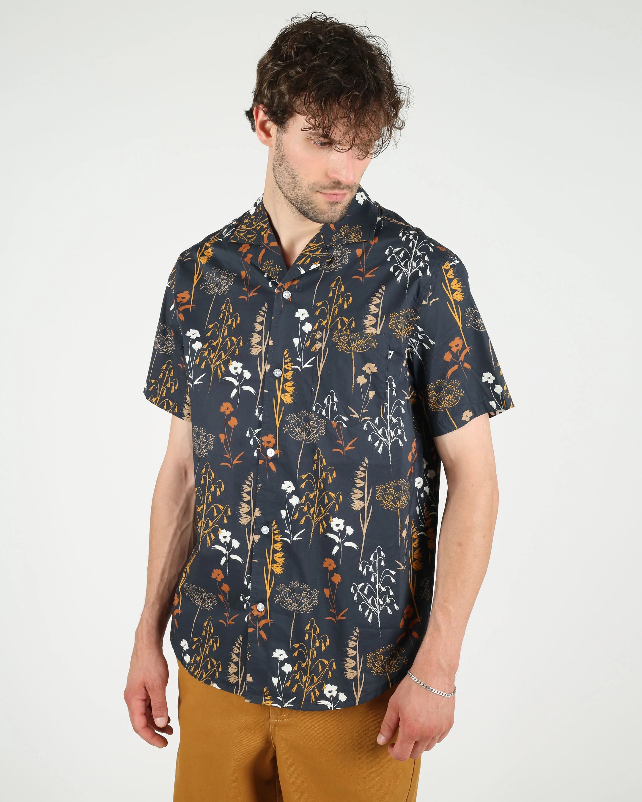 wemoto-ss26-shooting-men-shirting-vernon-navyblue-5jpg-558383_jpg.webp